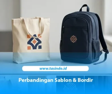 Perbandingan hasil sablon pada totebag dan bordir pada ransel seminar custom.