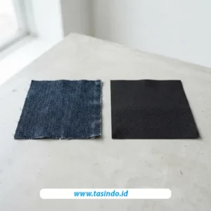 Perbandingan tekstur denim dan polyester untuk pembuatan totebag custom.